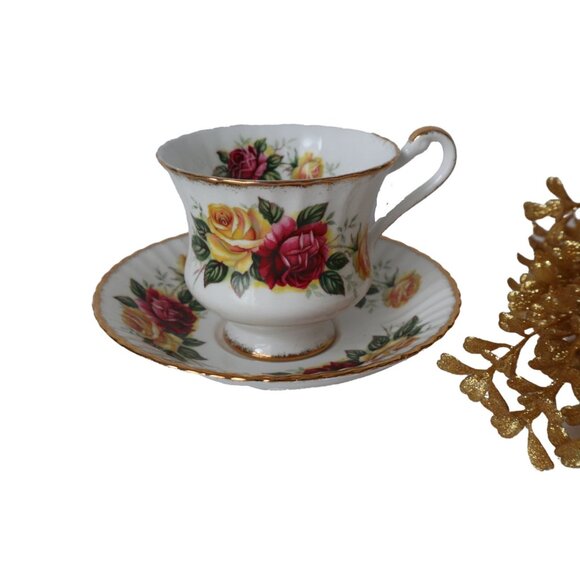 Vintage Paragon Bone China Teacup & Saucer Tea Cup Cabbage Rose England Floral - Picture 1 of 6